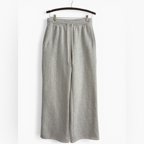 Abercrombie & Fitch Pants - Abercrombie & Fitch Grey Wide Leg Smooth Fleece Drawstring Sweatpants Sz M